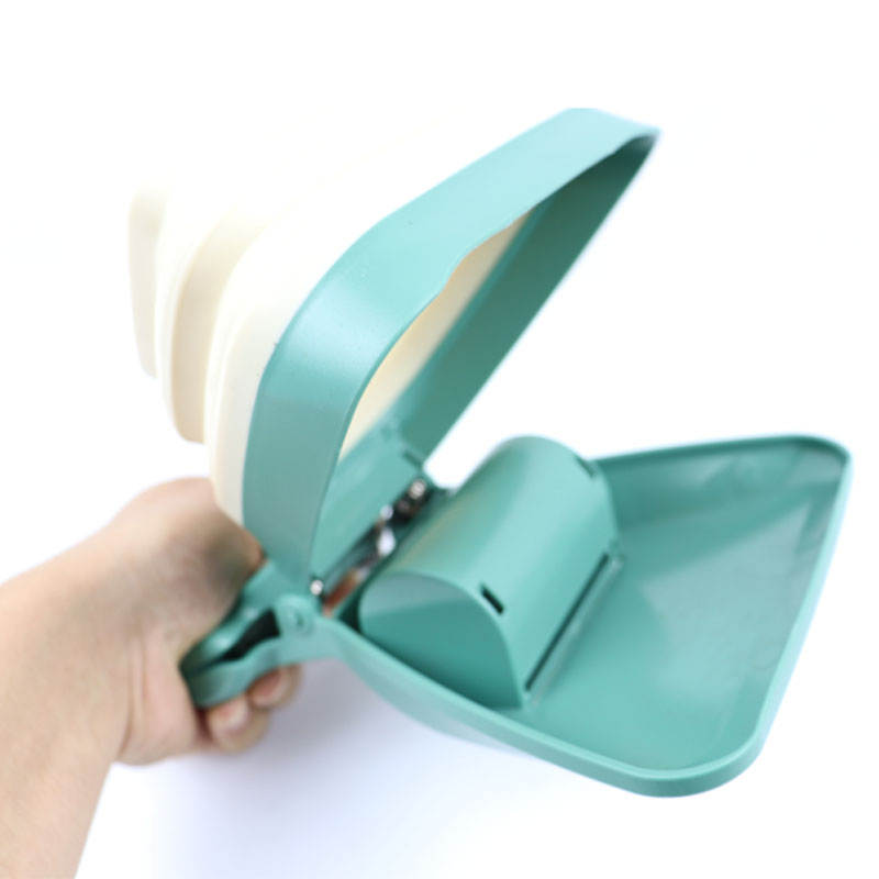 Scooper folded flat for storage
